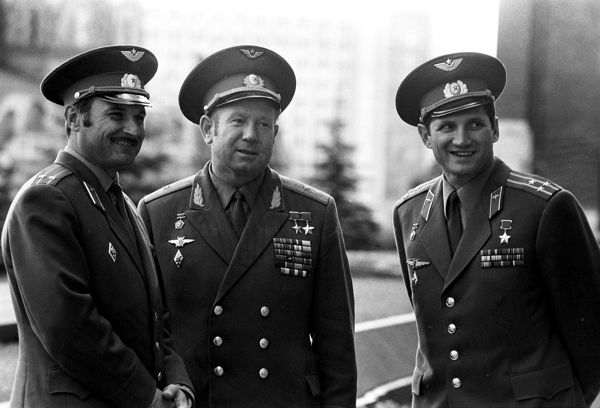 Виталий Жолобов, Алексей Леонов и Борис Волынов