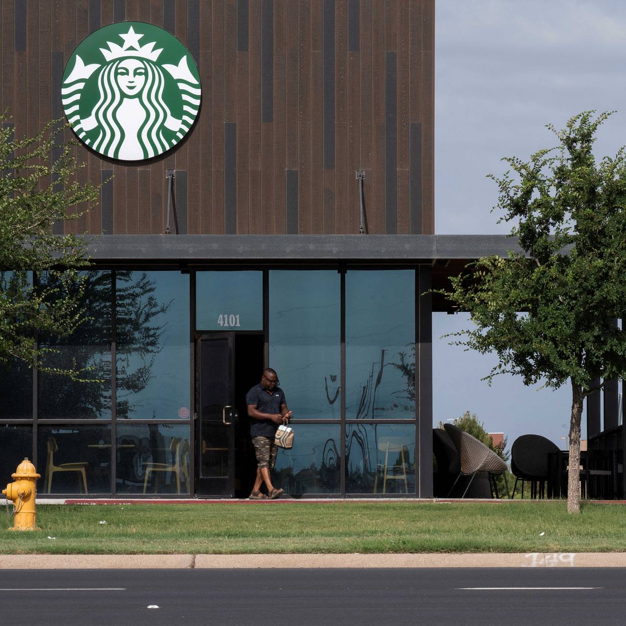 В Starbucks решили избавиться от диктата Microsoft