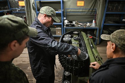 Российские бойцы модернизировали «Курьера» для разминирования