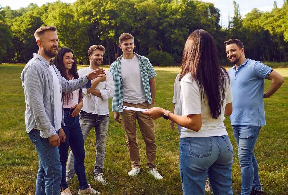 In the fresh air, people can play to rest and laugh, as well as conduct training, combining business with pleasure. Photo: Studio Romantic / Shutterstock / Fotodom
