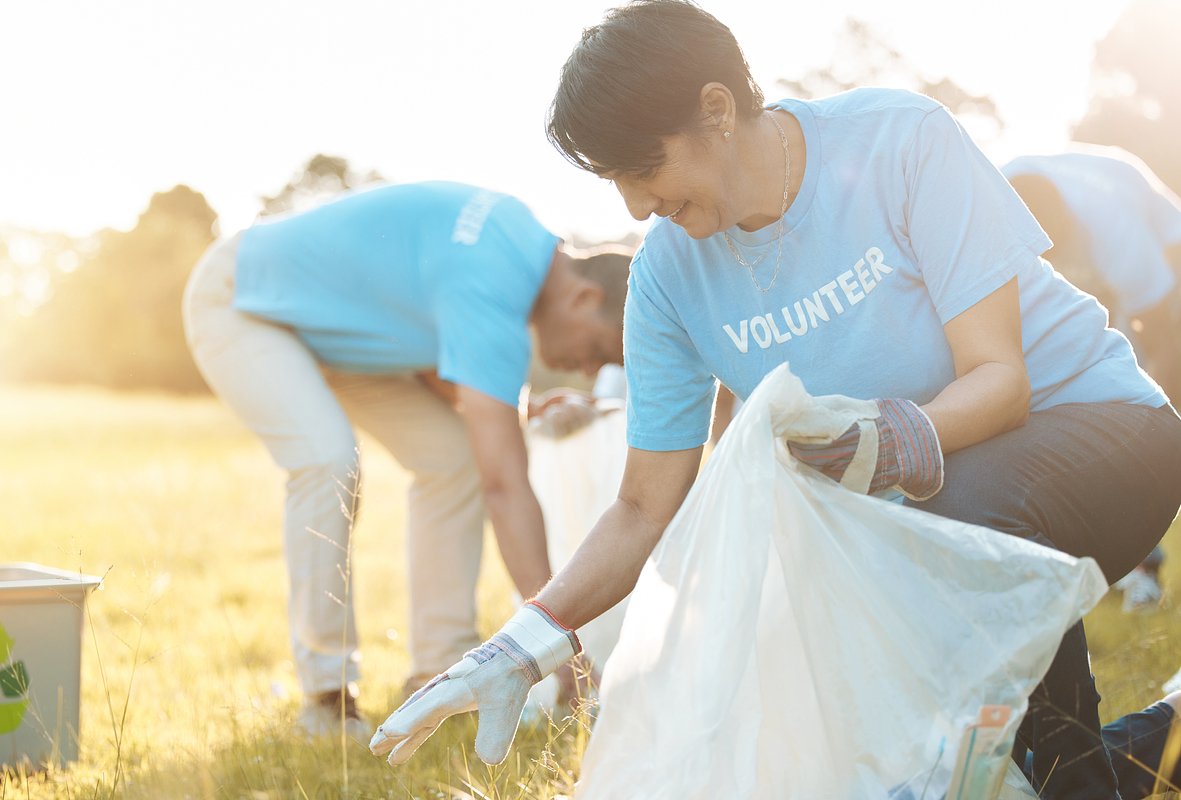 Participation in charity events gives employees a sense of involvement in something important and lifts their mood. Photo: PeopleImages / Shutterstock / Fotodom