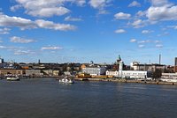 В соседней с Россией стране НАТО вырос подземный город-бомбоубежище с саунами и церквями. К чему она готовится?