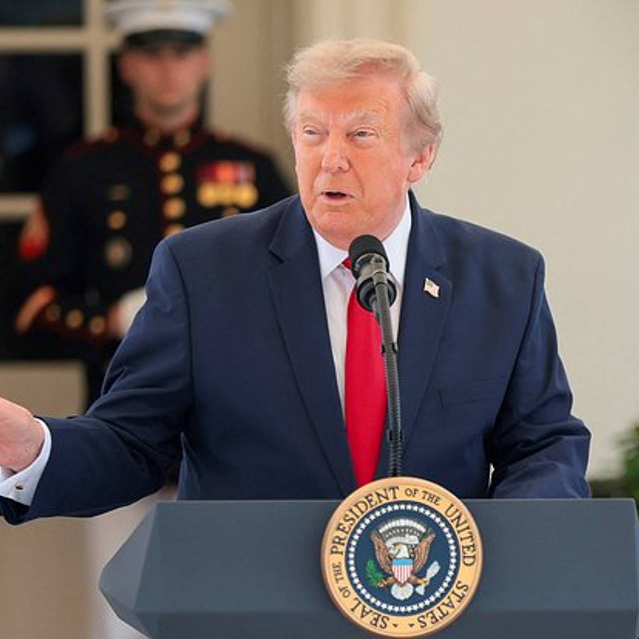 Трамп высказался о готовности подписать ужесточение санкций против России