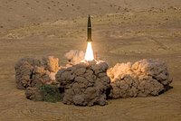 Российская армия атаковала Украину баллистикой после обещания Путина нарастить масштаб ударов. Киев оказался в дыму