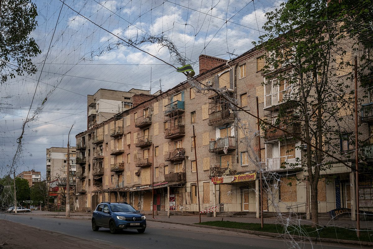 Прифронтовой город Славянск, Донецкая Народная Республика (ДНР)
