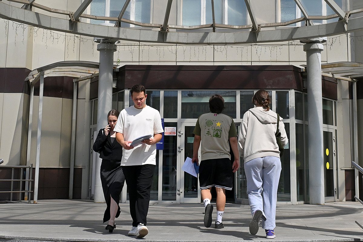 С поступлением в вуз у студентов начинается новая жизнь