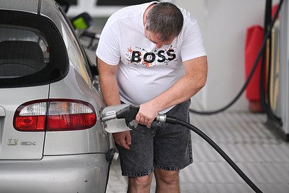 В России началась распродажа заправок. Что сейчас происходит на топливном рынке и сколько стоит самая дешевая АЗС?
