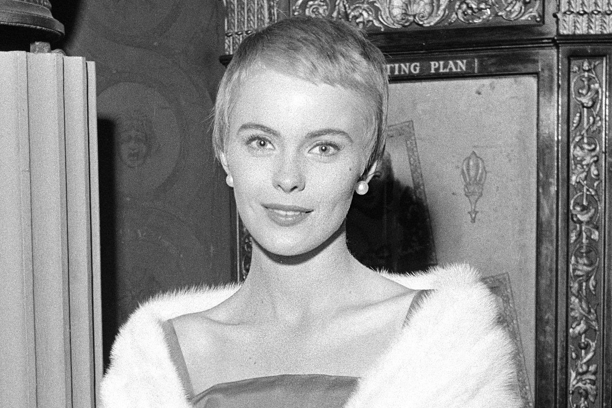 Актриса Джин Сиберг со стрижкой гарсон