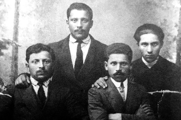 Братья Кагановичи: Израиль, Арон, Михаил и Лазарь, 1914 год