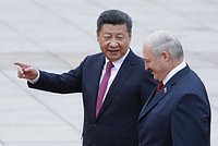 «Это не афишируется публично» Лукашенко просит Китай защитить Белоруссию от войны. Почему Си Цзиньпин готов ему помочь?