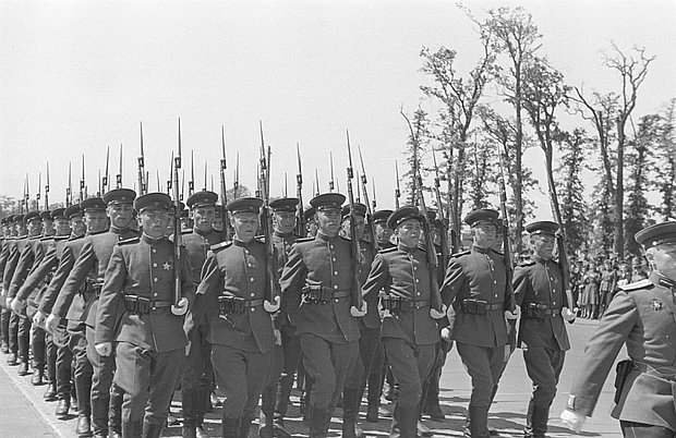 Парад Победы в Берлине, 8 мая 1946 года