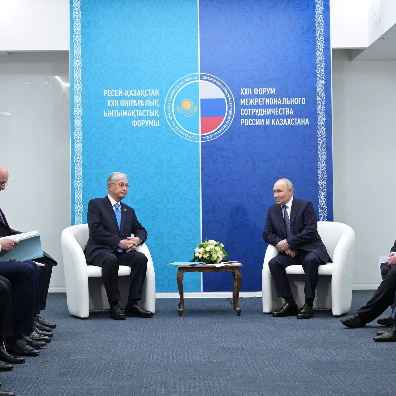 Токаев предложил запустить цифровой коридор Казахстан &mdash; Россия