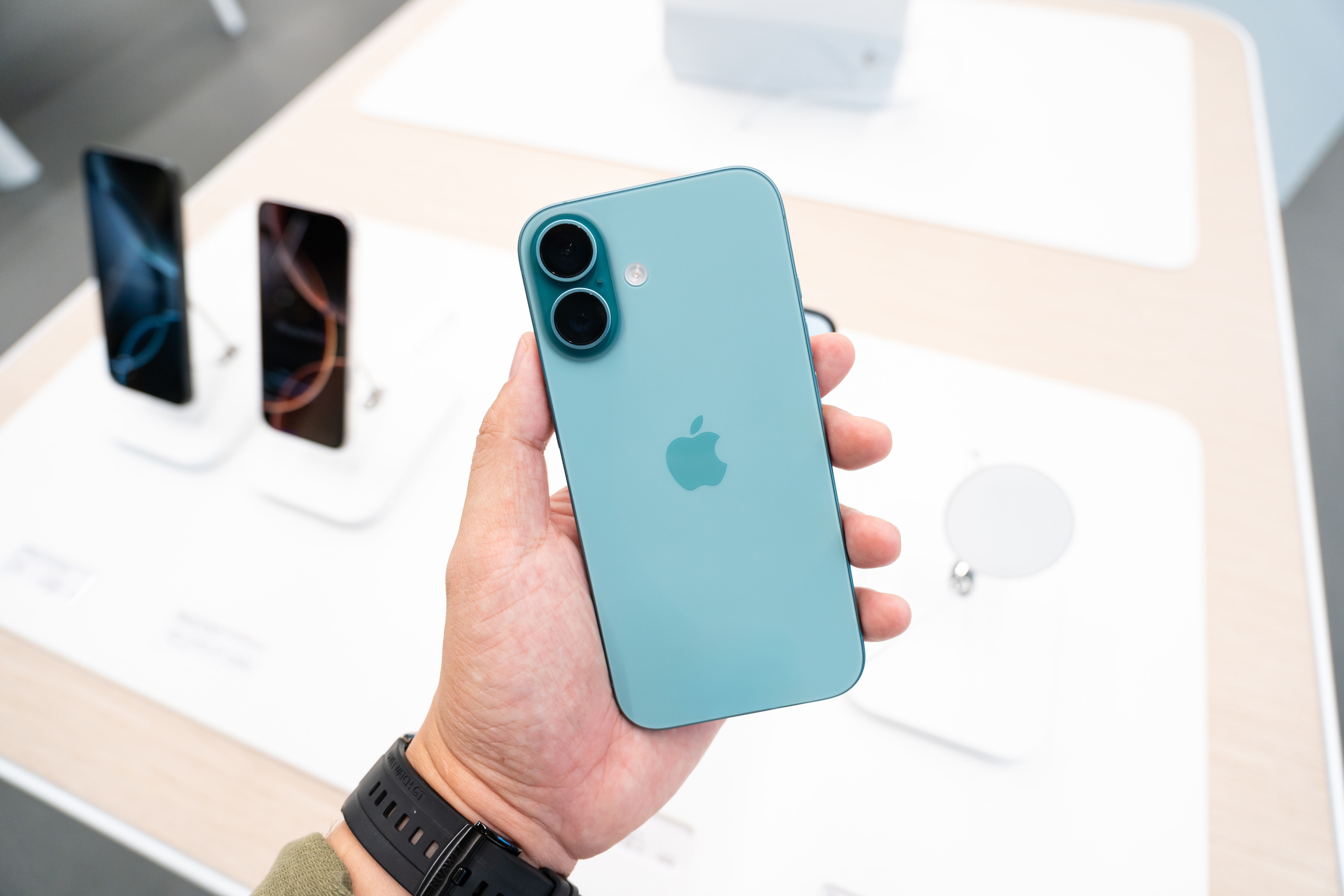 iPhone&nbsp; 16 Plus ��������� � ������