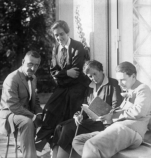 Томас Манн с дочерью Эрикой, женой Катей и сыном Клаусом, 1929 год 