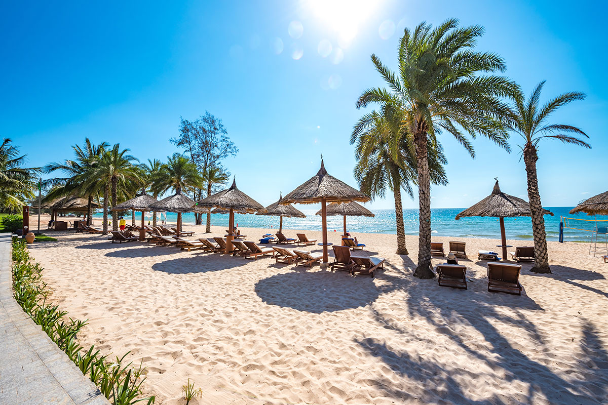 Russian Tourist Flags High Costs and Lounger Shortage at Vietnam Resort