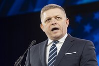 «Лицемерие расцветает, как майская вишня». В Европе возмутились странным исключением в антироссийских санкциях