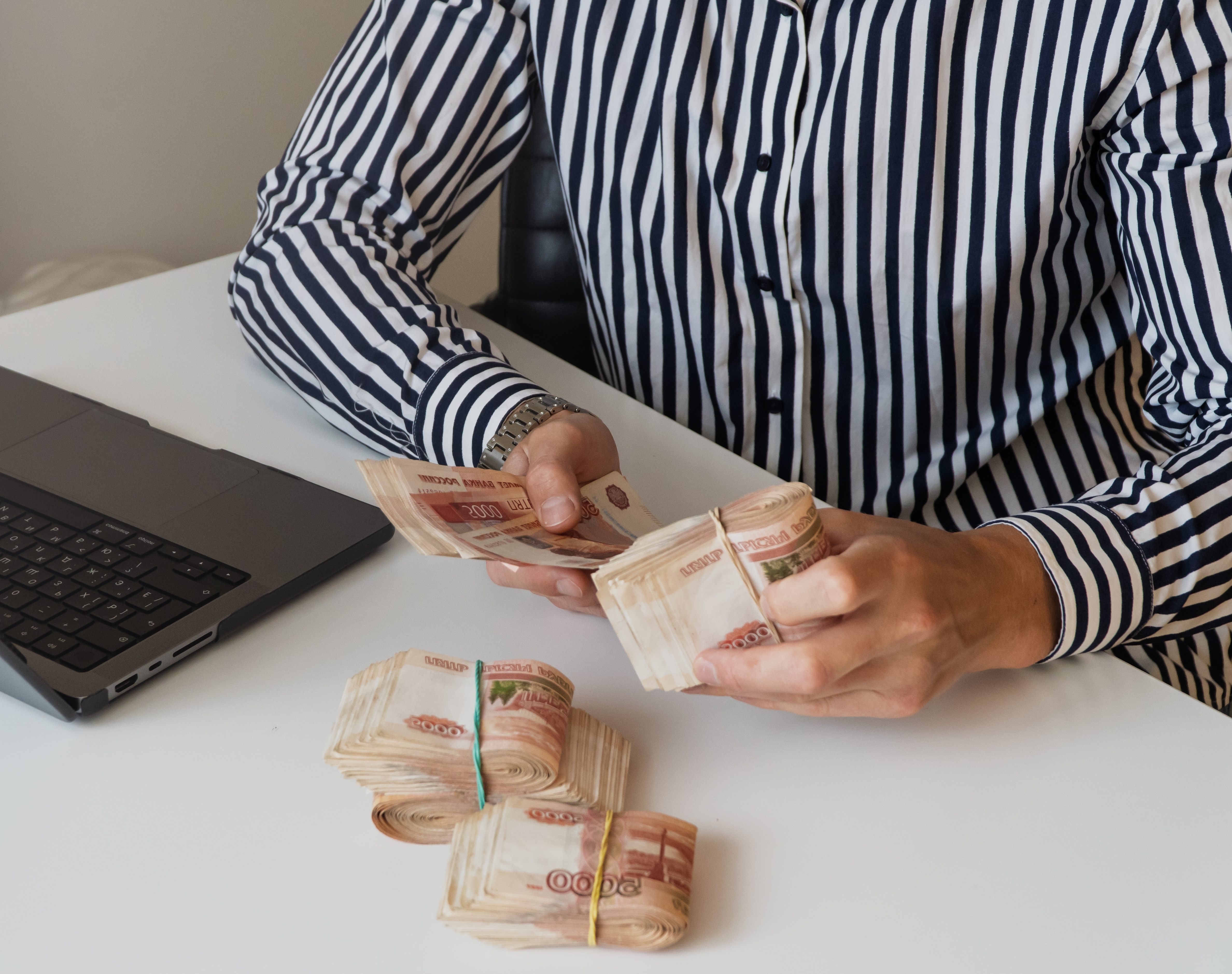 Russian Driver Wins 1.5 Million Rubles Playing Lucky Date