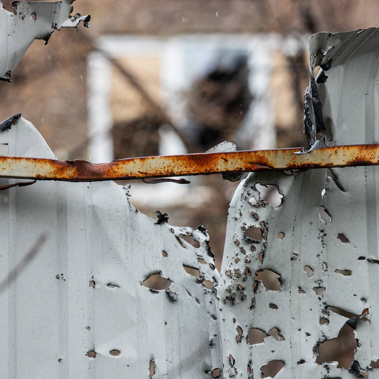 В Белгородской области дрон взорвался во дворе частного дома. Пострадали трехлетний ребенок и его бабушка