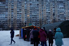 Раздача горячей еды в Киеве