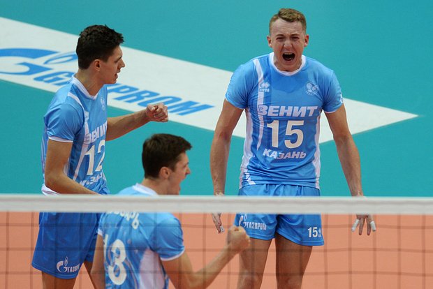 Алексей Спиридонов справа