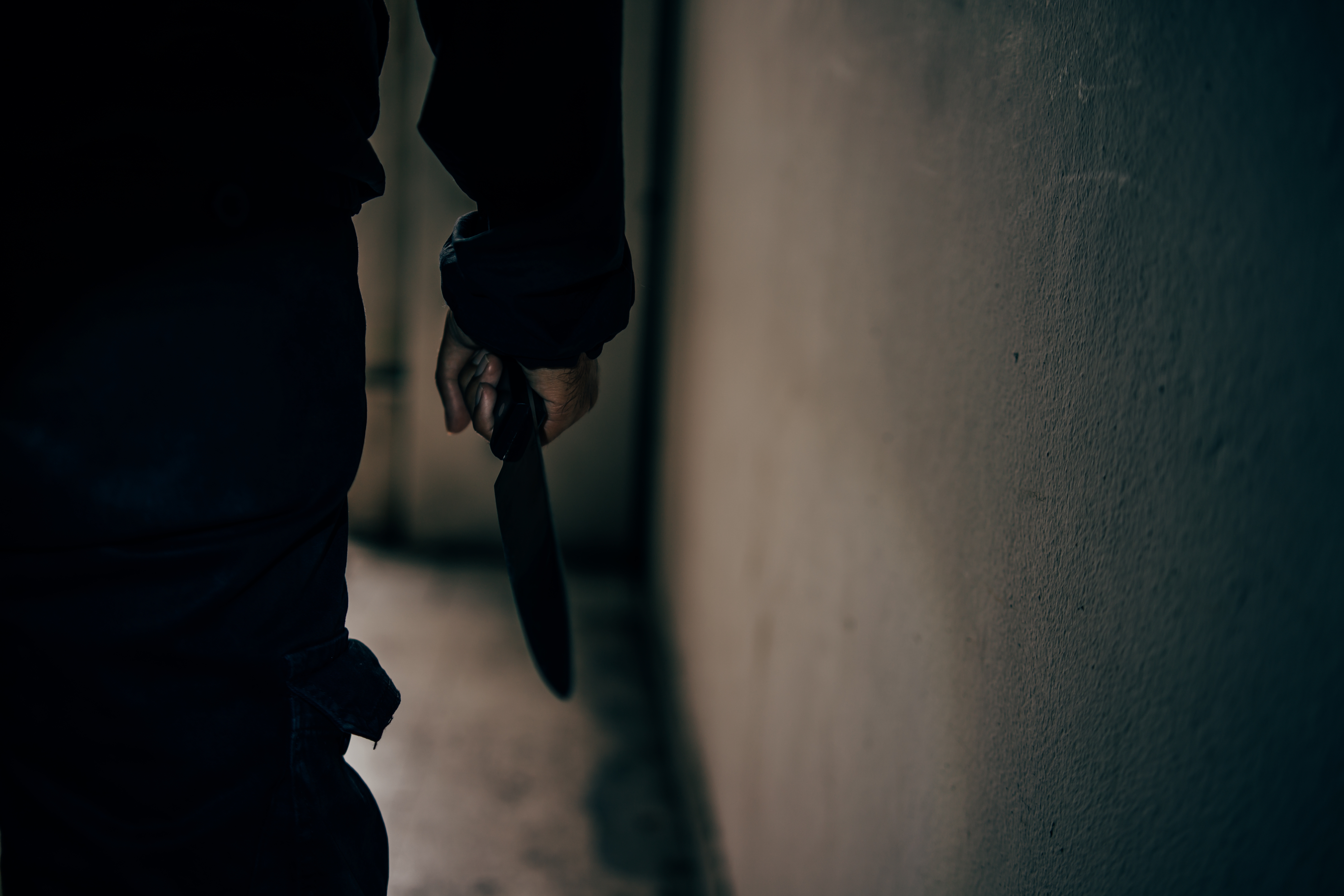 Irkutsk Man Detained After Chasing Schoolgirls With Knife