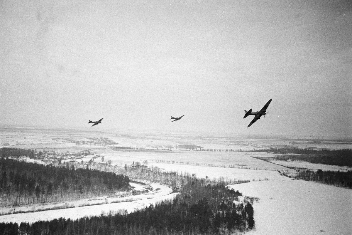 Контрнаступление советских войск под Москвой. Вылет советских штурмовиков на боевое задание