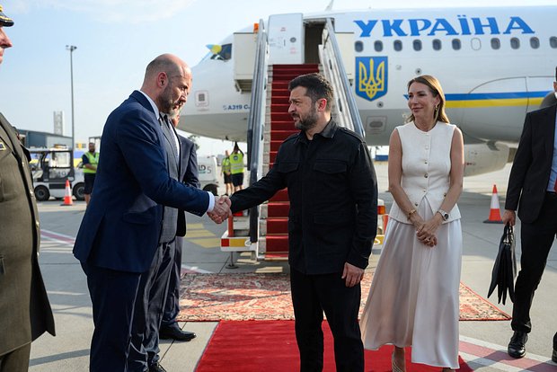 Владимир Зеленский во время прибытия в Белград, Сербия