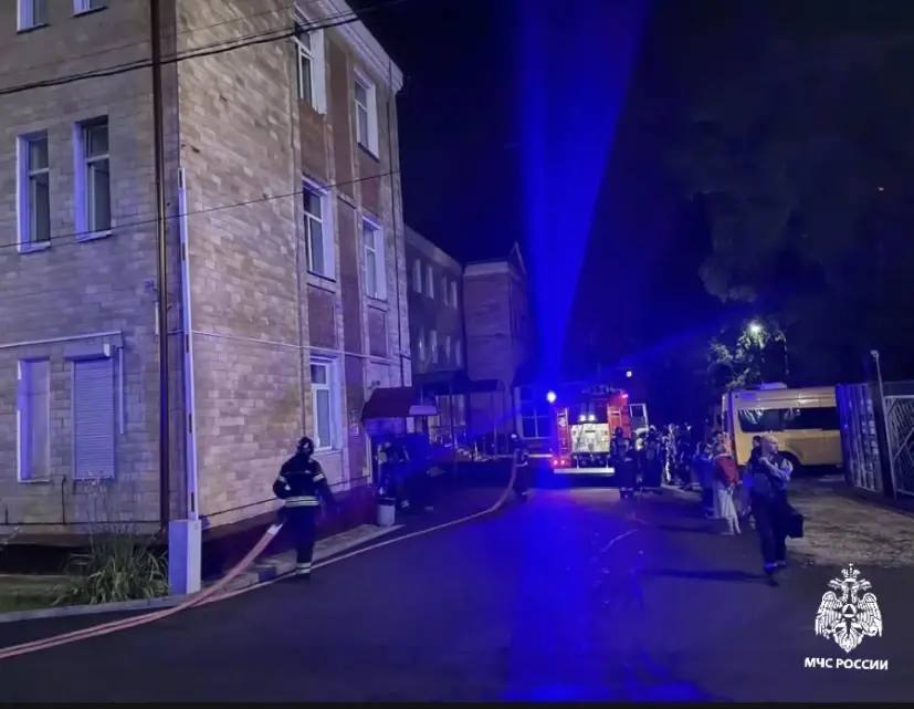 Podolsk hospital fire prompts rescue of two children