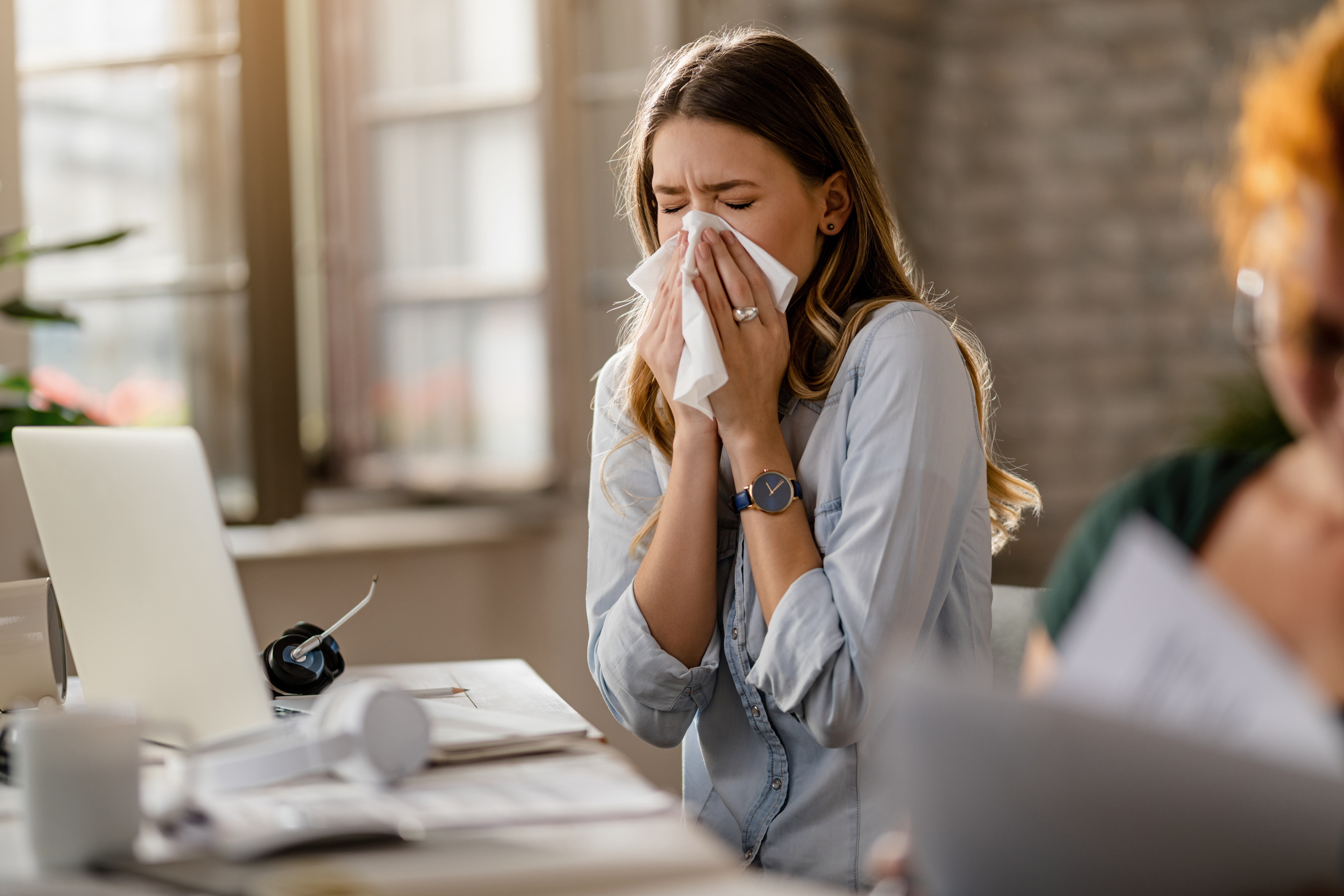 Doctor Explains Why Ragweed Fuels August Allergies