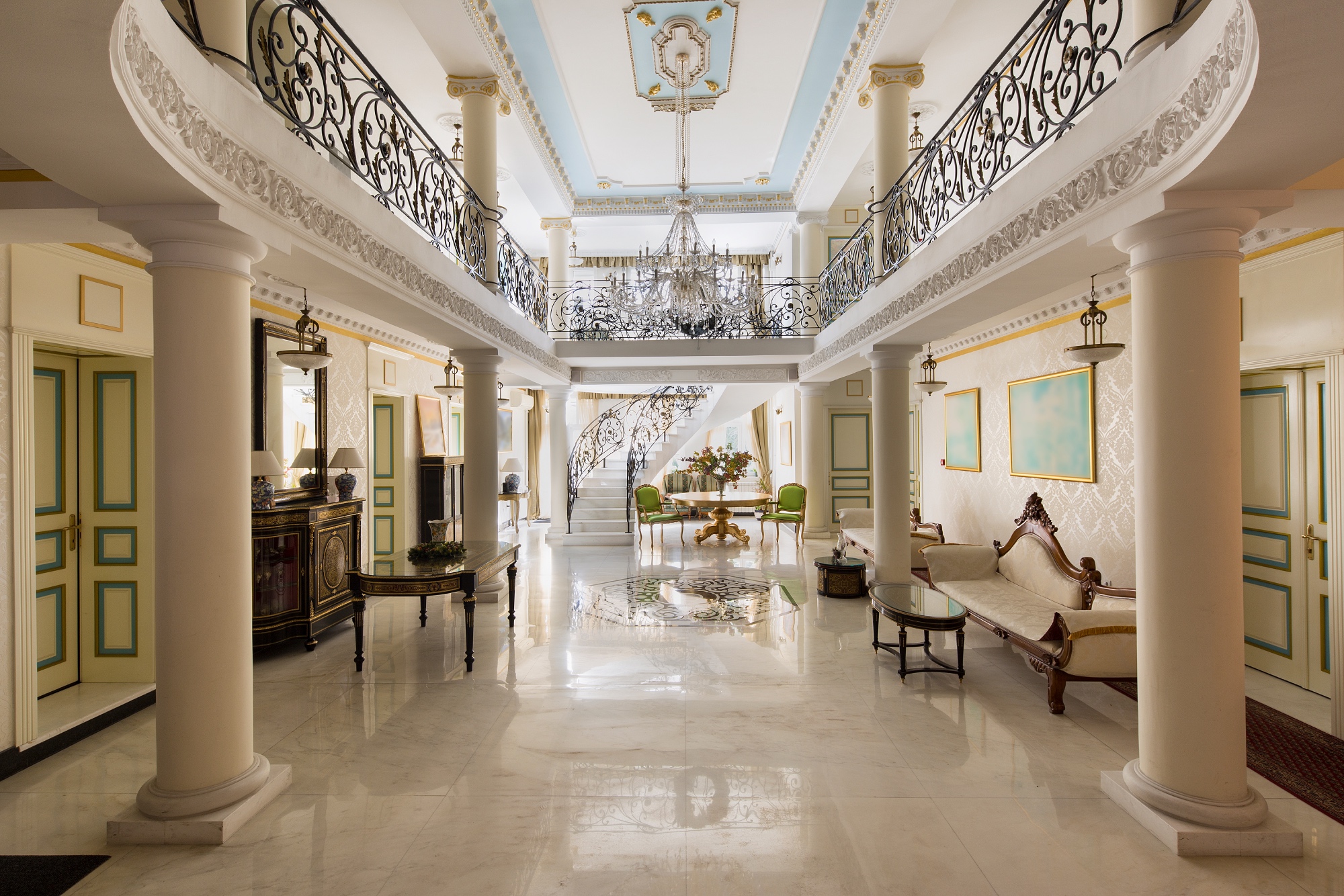 Five-Star Hotels Get Cheaper for Russian Travelers