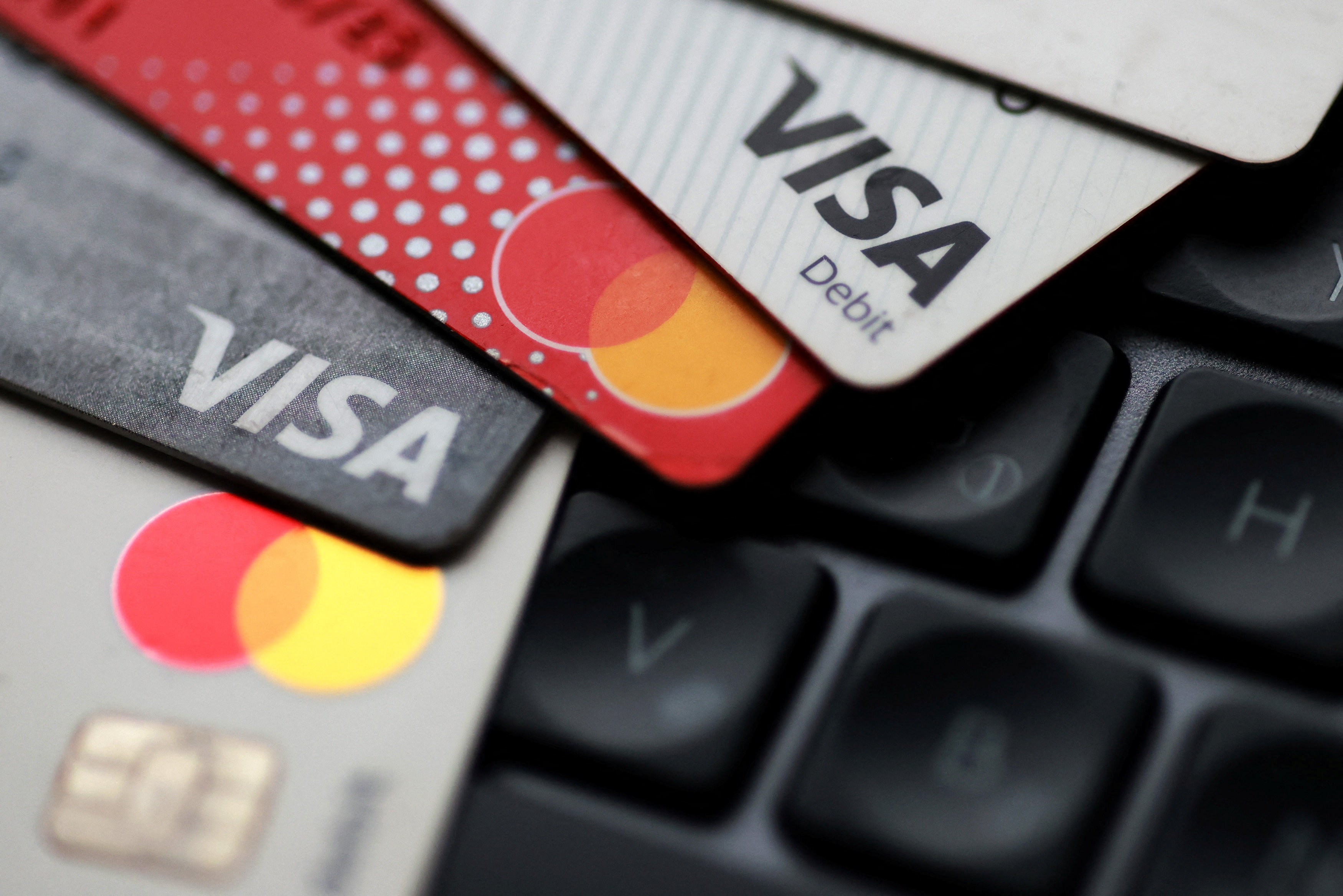 Russia Warns of Visa, Mastercard Online Payment Glitches